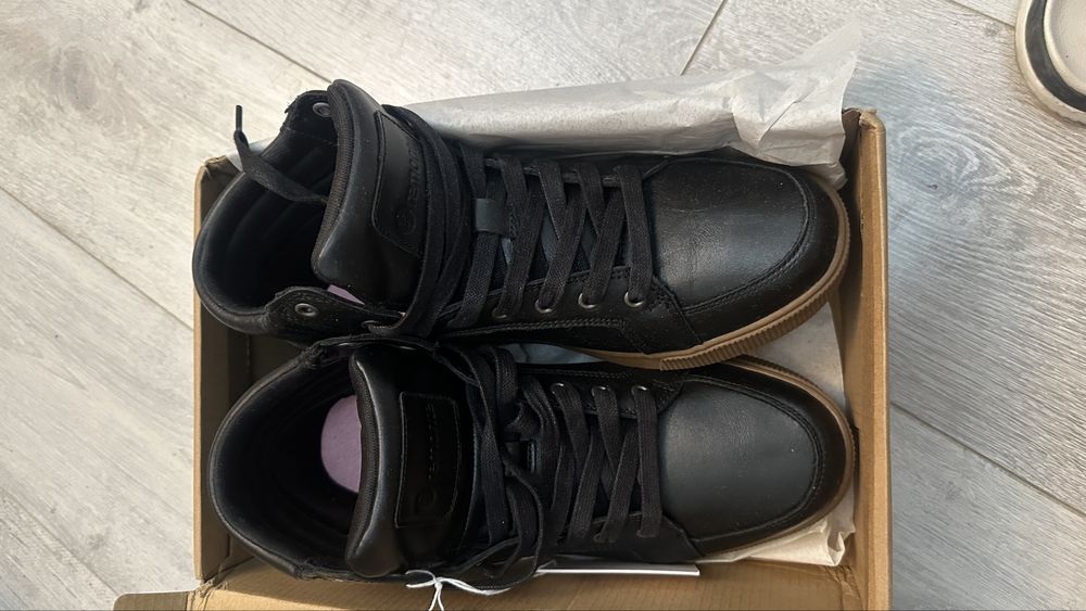 Тегін берем, 44 размер Кеды