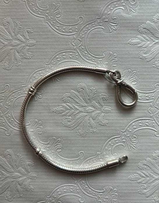 Гривна Пандора|Pandora