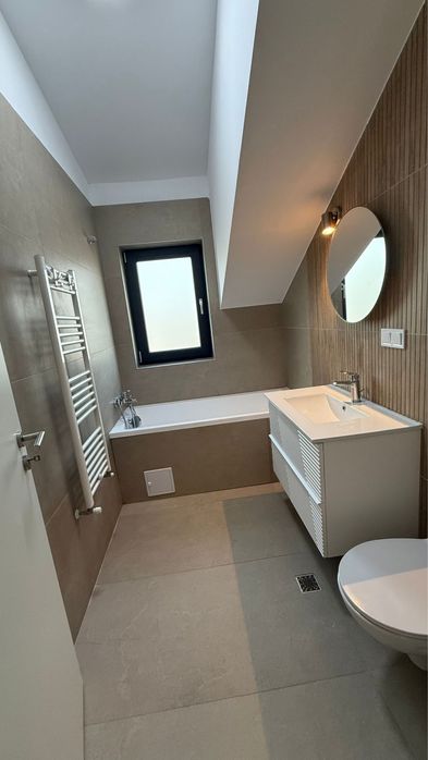 De inchiriat apartament 3 camere Sanpetru