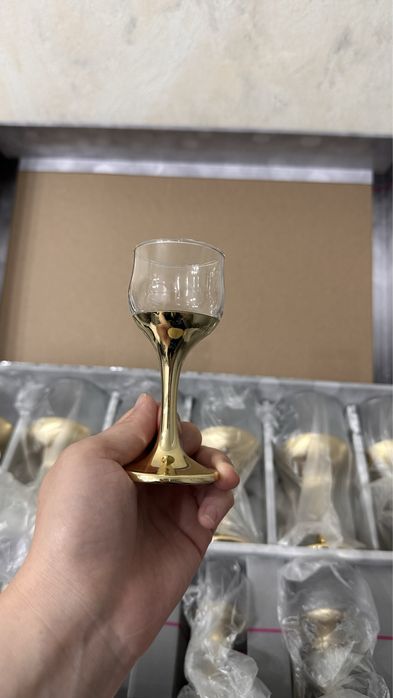 Бокалы и рюмки