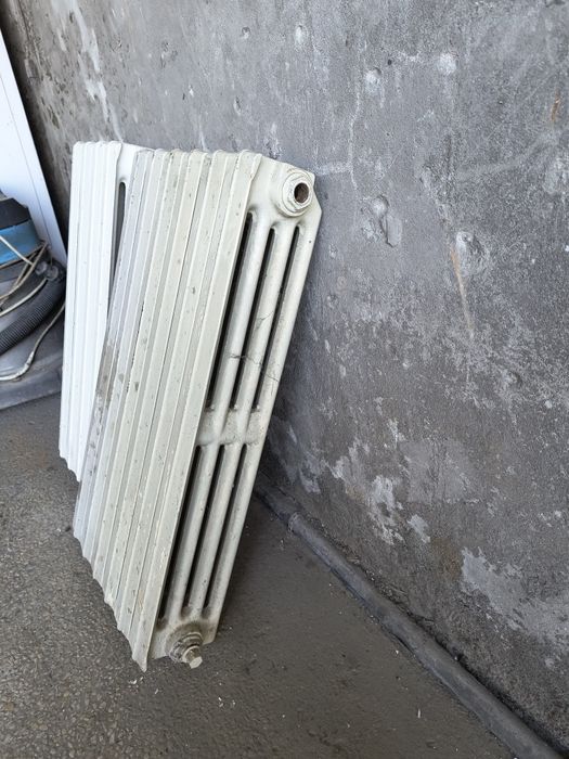 Vând calorifere de fonta