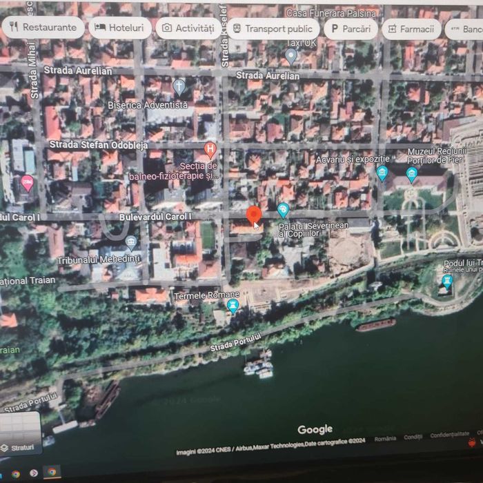 Vand apartament 2 camere central, in bloc tip vila