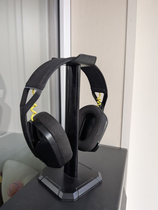 Продам наушники Logitech G435