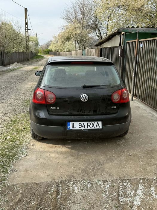 Vand golf 5  si vreau seriozitate