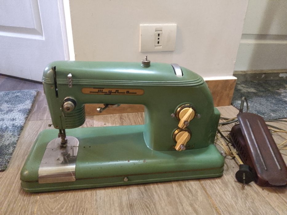 Vind mașină de cusut electrica 300 Lei