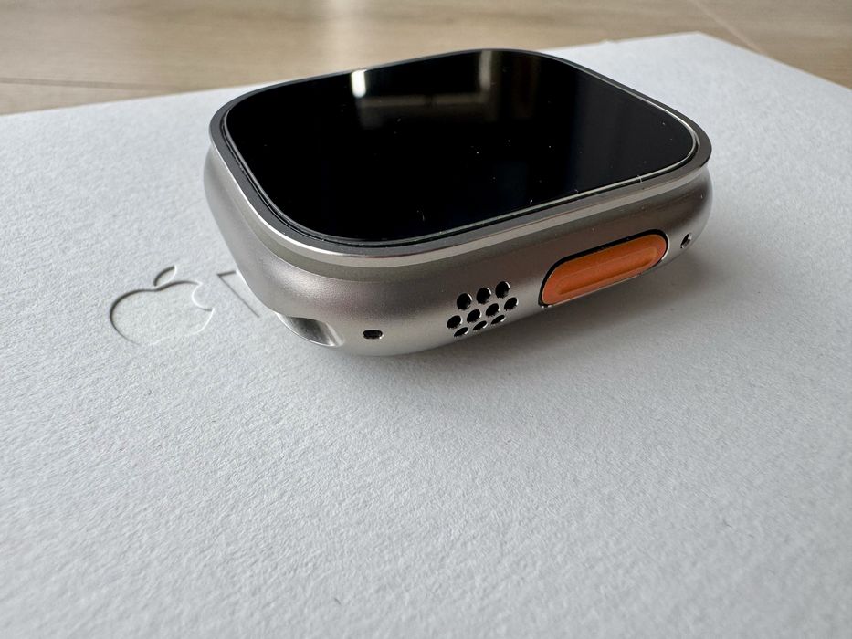 Apple Watch ULTRA 2 + folii + 3 curele (garantie Aprilie 2026)