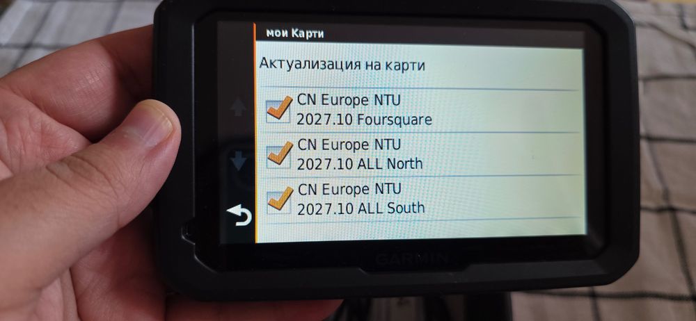 Навигация за камион Garmin Dezl 570 пълен комплект карти зацяла Европа