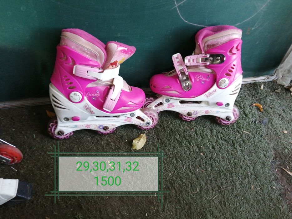 Продам коньки роликовые, одежда рабочая, обувь