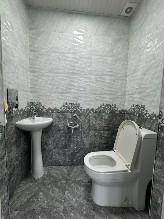 Срочна 100 квадрат  3 ком квартира Вокзалда сотилади.