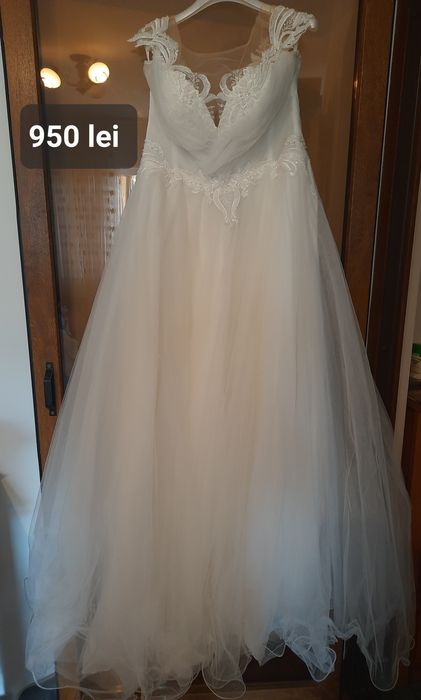 Rochie mireasa cu voal