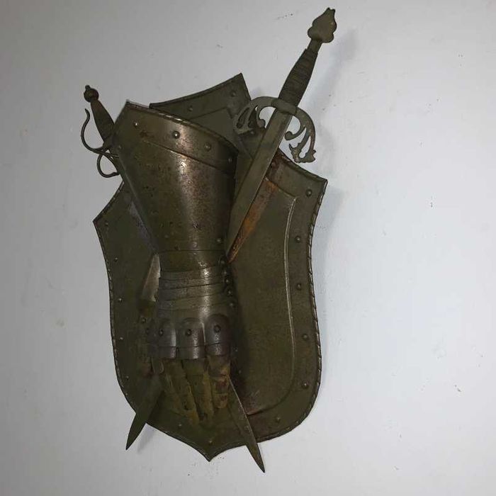 Panoplie cu 2 sabii din alama