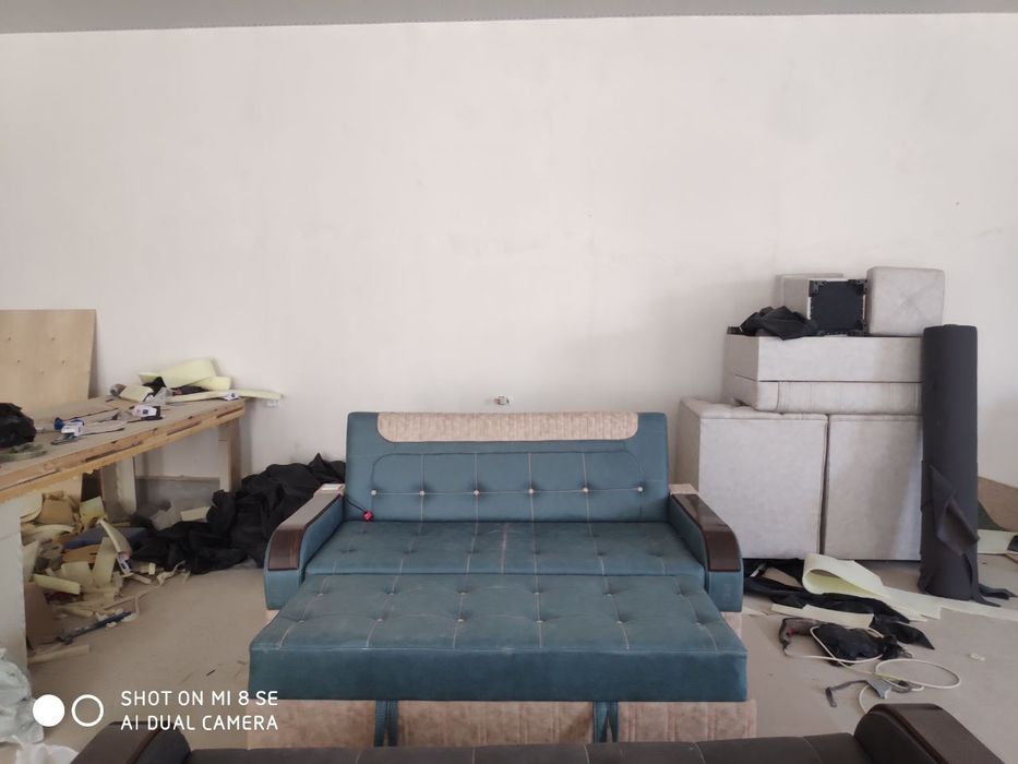 Kuhiniy ugolok Chester. Raskilatnoy  divan