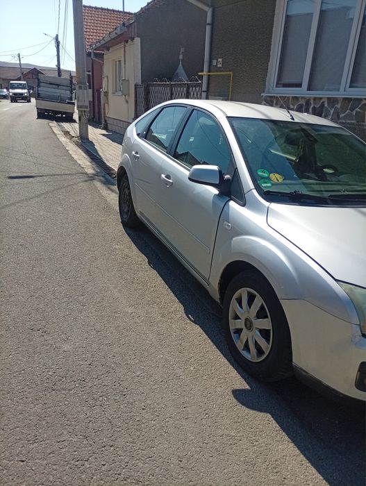 Vand ford focus 1.6 benzina
