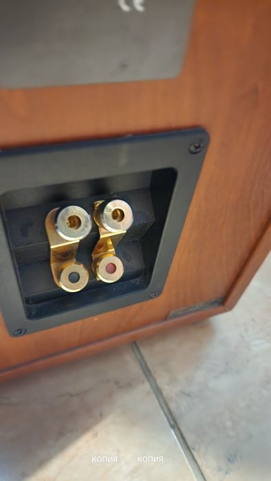 Колонки аккустические JBL e90