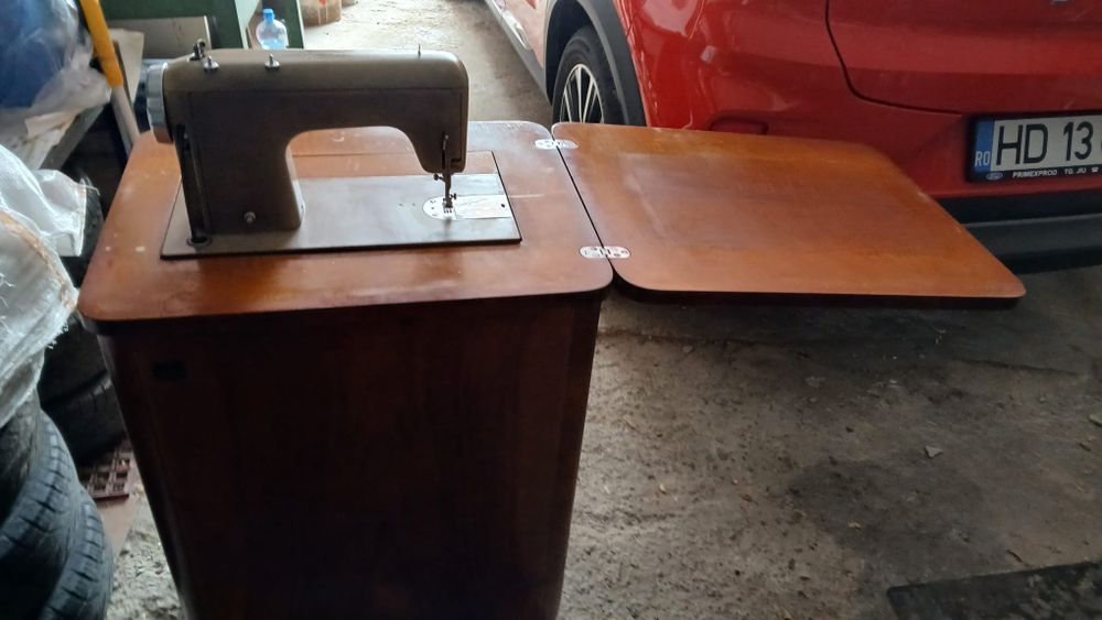 Mașina de cusut Ileana