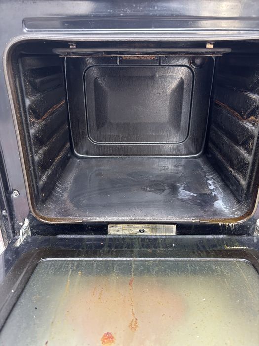 Продаю духовый шкаф zanussi