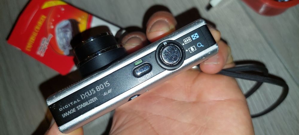 Canon Ixus 80is cu defect