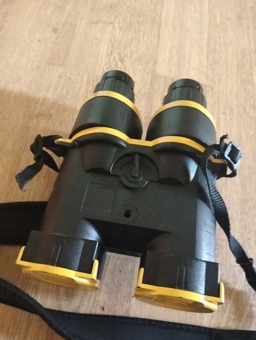 Binoclu Pulsar marine