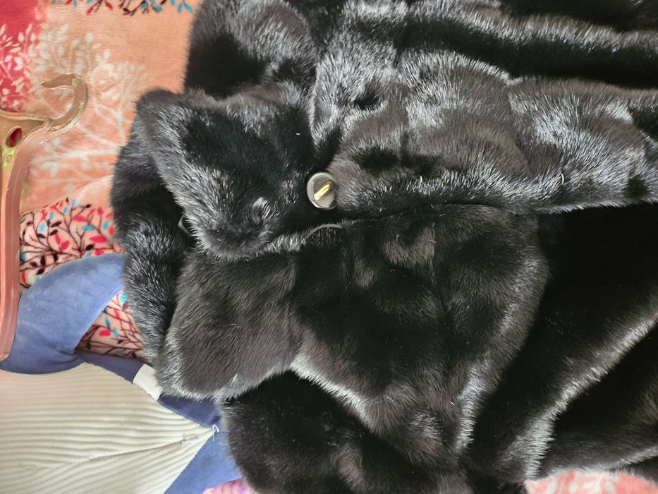 Продам норковую шубу