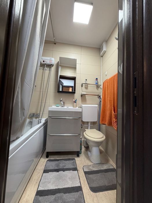 Vand apartament 4 camere Trapezului,1 Decembrie 1918