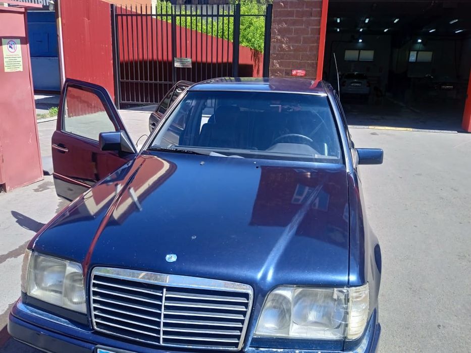 Продам Мерс 124 ешка