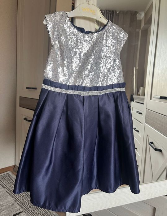 Продам платье для девочки