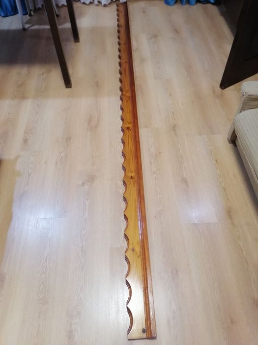 Карниз деревянный для штор.