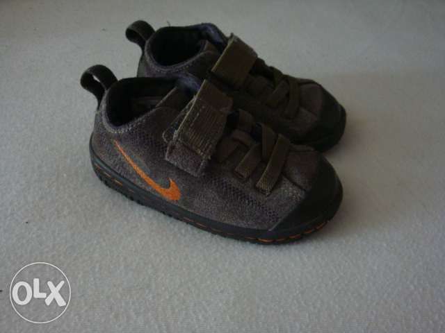 маратонки Nike Sensory motion system и сандали Adidas и затворени санд