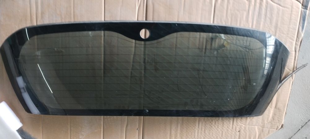 Задно стъкло за toyta rav-4 от2013 до2019