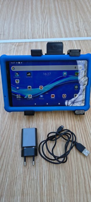 Vand tabletă Lenovo 250 ron.