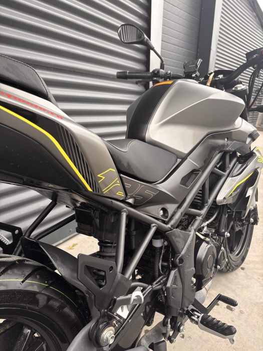 Motocicleta 16 ani benelli bn 125