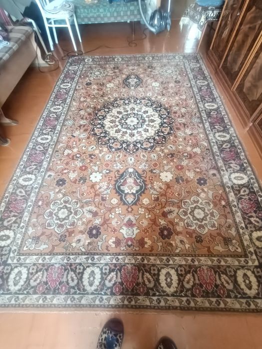 Продам ковер б/у