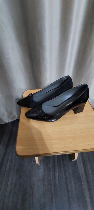 Срочно продам  туфли