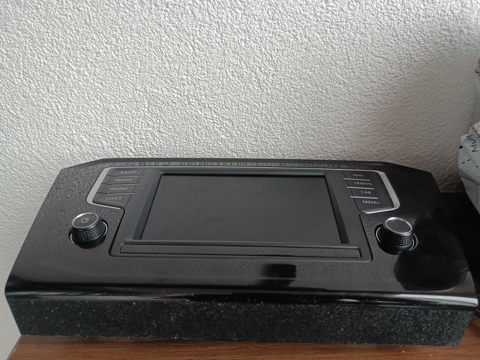 Vând display 5g0919606 5g0919605 Rama inclusa in pret