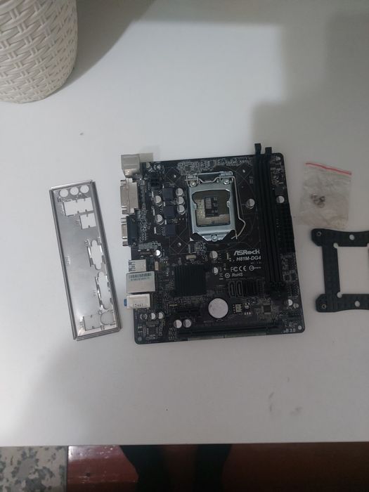 Продам материнку H85