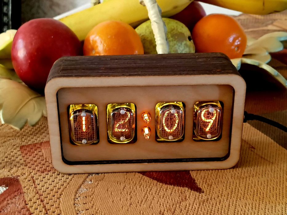 Часы ламповые Новые