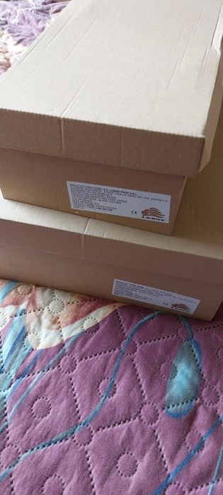 Работни обувки с бомбе. Три чифта. 44 номер.