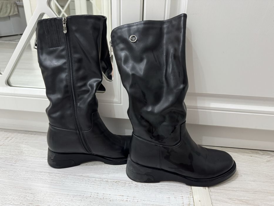 Зимние и осенние сапоги. 40 и 39рр