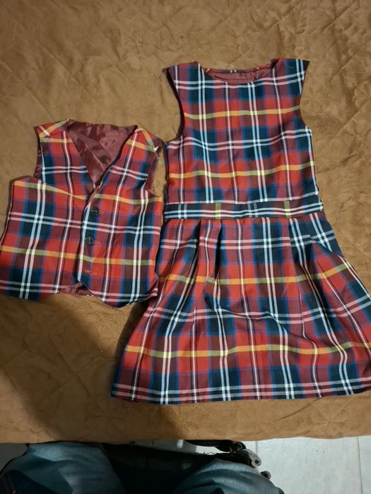 Sarafane și veste școlare