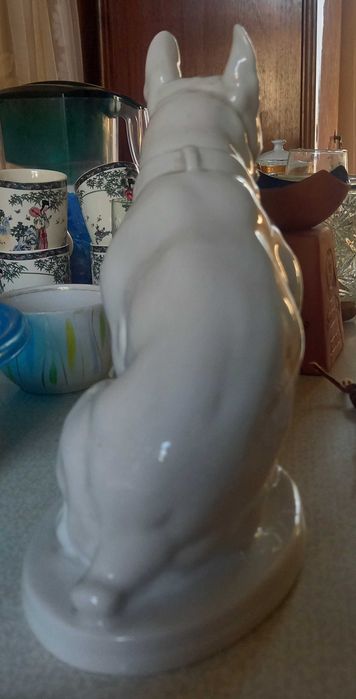 Фарфоровая Статуэтка собаки породы боксер