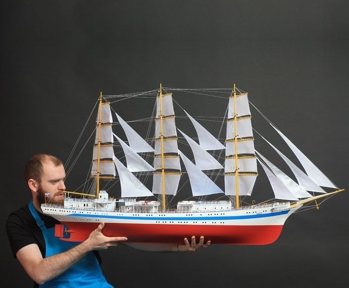 Мы строим большие корабли.