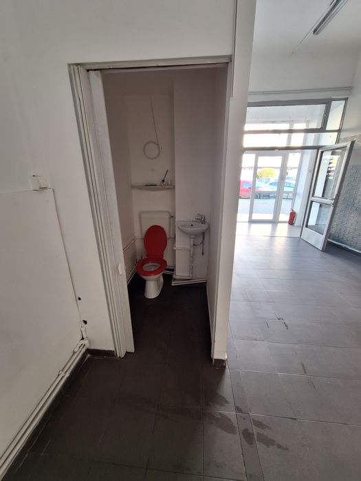 Închiriez spațiu comercial Mioveni