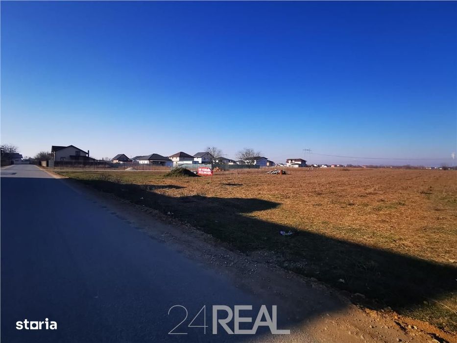 Loturi de vanzare 470 mp comuna Berceni - drum asfaltat, utilitati