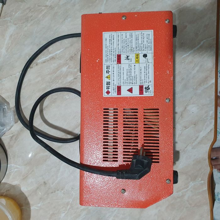 Продаётся  компактный сварочный  аппарат .