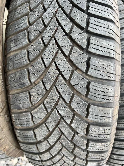 Продавам 4бр. зимни гуми Bridgestone BLIZZAK LM005 215/65/17 DOT2624!