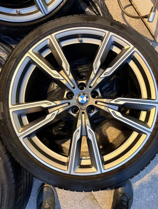 Гуми с джанти BMW G05 X5 M50 22.цола