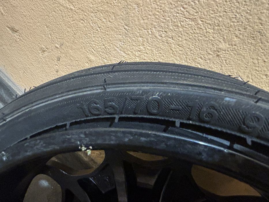 Резервна гума-патерица