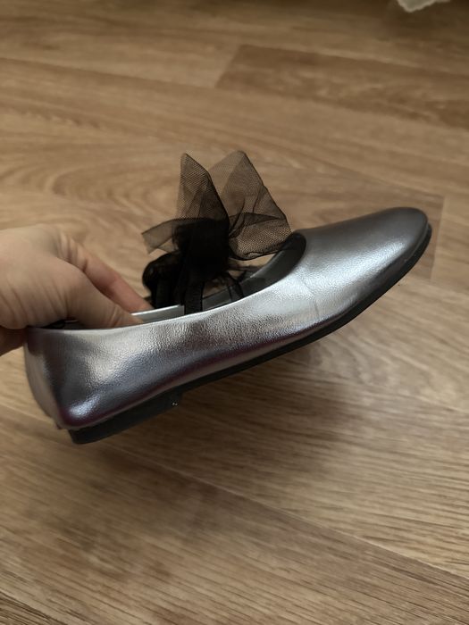 Продам туфли для девочки