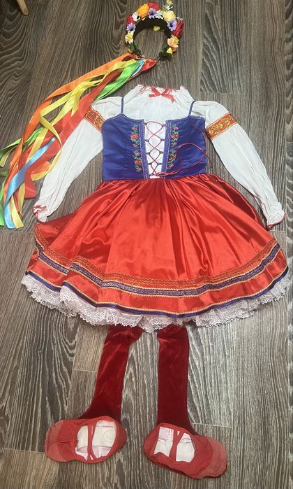 Продам костюмы для танцев