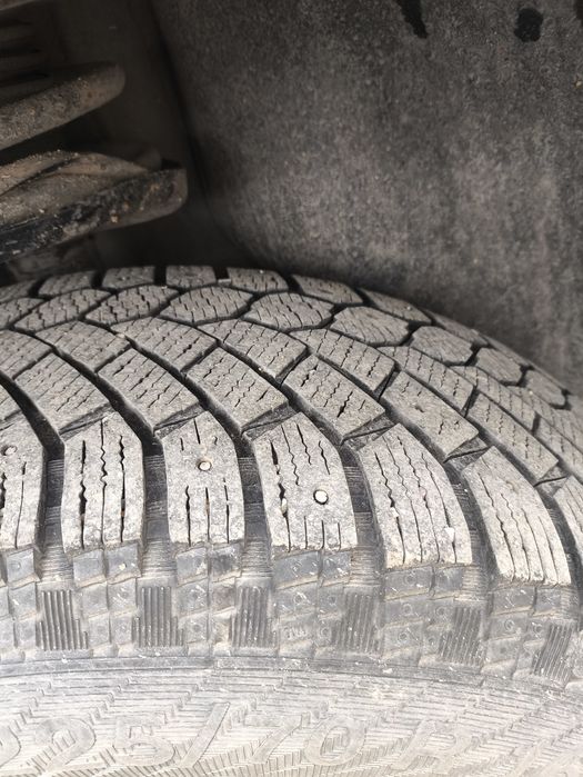 Зимние шины комплект.